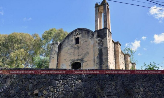 Εικόνες ντροπής στην κατεχόμενη Παναγία Ακεντού της Λεύκας