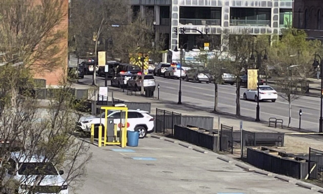 ΗΠΑ: Πέντε νεκροί από τους πυροβολισμούς στο Λούισβιλ - «Εξουδετερώθηκε» ο δράστης