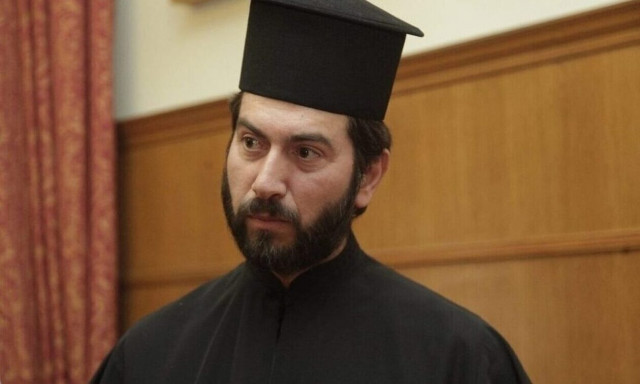 Κιβωτός - Πάτερ Αντώνιος: «Ευτυχώς απομακρύνθηκε από τα παιδιά» λέει η μητέρα του 19χρονου