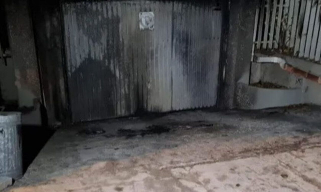 Αμπελόκηποι: Έκρηξη σε γκαραζόπορτα πολυκατοικίας – Τοποθέτησαν γκαζάκια σε καρότσι σούπερ μάρκετ