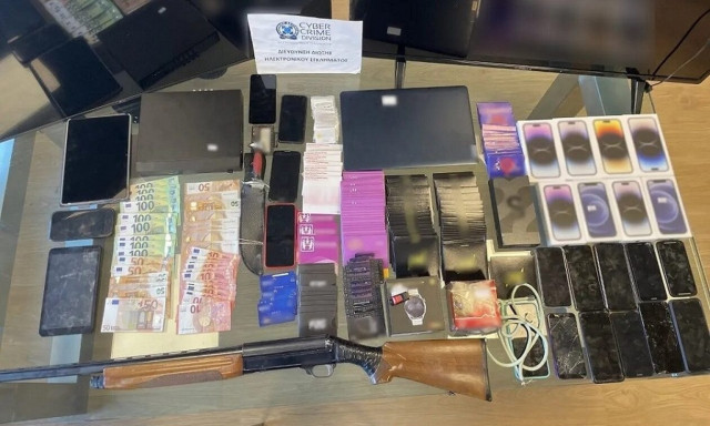 Αχαρνές: Εξαρθρώθηκε σπείρα που κατηγορείται για απάτες μέσω διαδικτύου