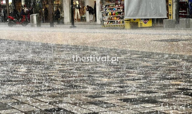 Καιρός: Έριξε χαλάζι στο κέντρο της Θεσσαλονίκης (vid)