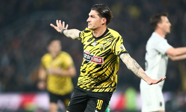 Super League: Τα γκολ του Τσούμπερ είναι από «χρυσάφι» και δίνουν βαθμούς στην ΑΕΚ!