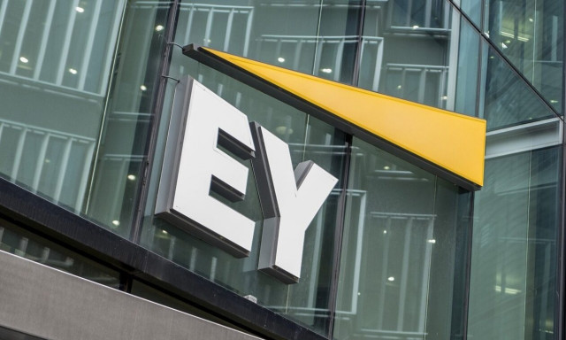 Έρευνα ΕΥ: 50% των CEOs στην Ελλάδα αναμένουν ήπια ύφεση στις παγκόσμιες αγορές