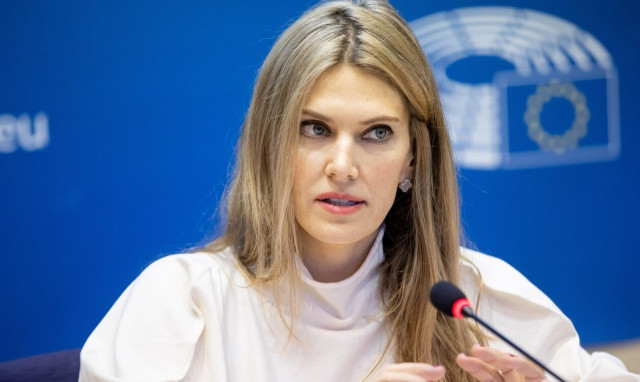 Εύα Καϊλή: Πώς ο Μιχάλης Δημητρακόπουλος συσχετίζει την απελευθέρωση Ταραμπέλα με την ακρόασή της