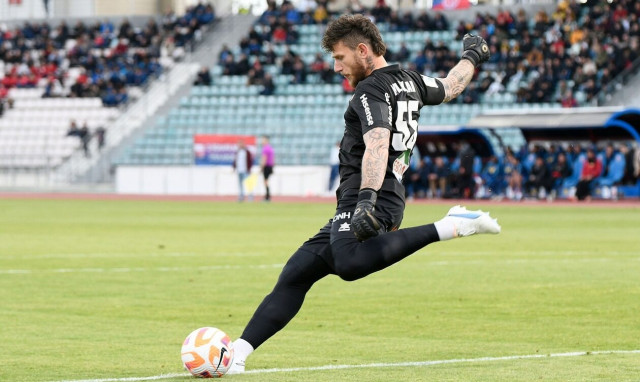 Super League: Ο Βόλος διώχνει Κλέιμαν και Εσκοβάλ για το περιστατικό ασέλγειας στο Κολωνάκι