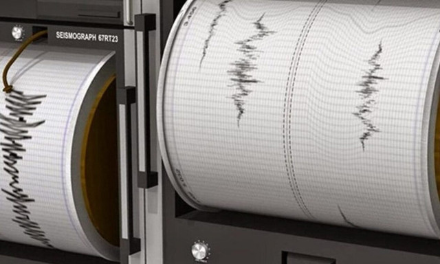 Light tremor jolts Crete