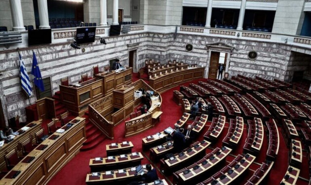 Ψηφίστηκε η τροπολογία για το κόμμα Κασιδιάρη