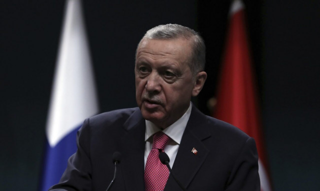 Τουρκία: «Γη και ύδωρ» υπόσχεται ο Ερντογάν στους νέους