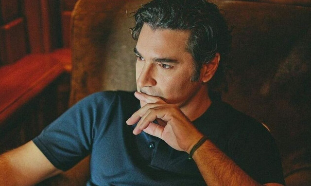 Maestro: Ο Χριστόφορος Παπακαλιάτης μοιράστηκε νέες φωτογραφίες από τα γυρίσματα