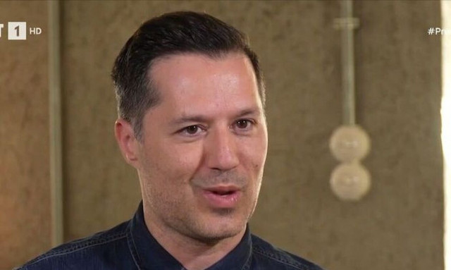 Αδάμ Τσαρούχης: «Ξέχασα να βάλω ένα ρούχο και όταν ήρθε η ώρα του στριπτίζ, έμεινα γυμνός στη σκηνή»