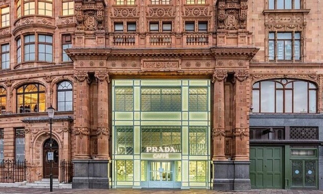 Λονδίνο: Prada Caffè στο Harrods