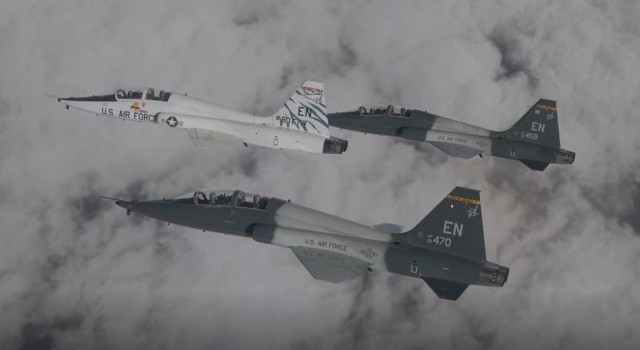 Εντυπωσιακές εικόνες: Εδώ εκπαιδεύονται οι καλύτεροι των καλύτερων πιλότων του ΝΑΤΟ