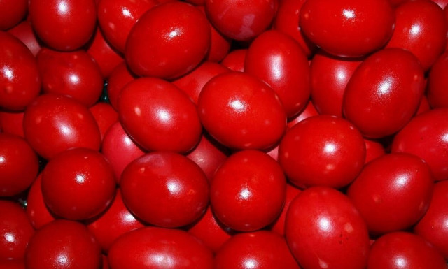 Σήμερα το παραδοσιακό βάψιμο των αυγών - Στα ύψη οι τιμές