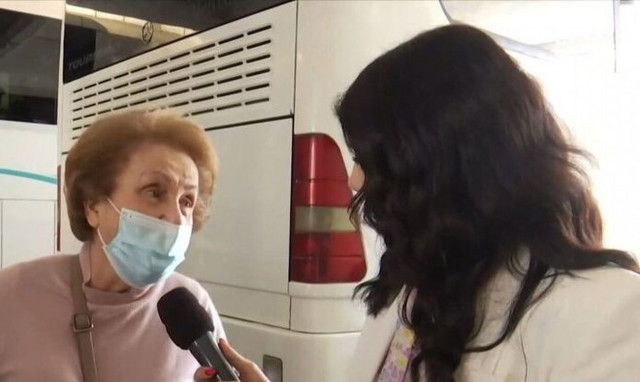 Απρόοπτο για δημοσιογράφο του ΣΚΑΪ στα ΚΤΕΛ: «Σε βλέπω στην τηλεόραση, είσαι καταπληκτική»