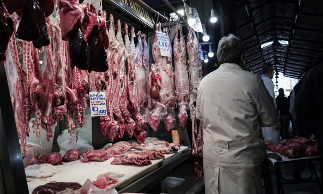 Πάσχα 2023: Κορυφώνεται η κίνηση στην αγορά - Η τιμή στο αρνί λίγο πριν την Ανάσταση