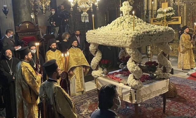 Μεγάλη Παρασκευή: Η αποκαθήλωση του Εσταυρωμένου και ο επιτάφιος ανά την Ελλάδα