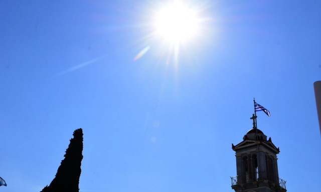Καιρός Πάσχα: Τους 30 βαθμούς Κελσίου άγγιξε η Κρήτη - Πού θα εκδηλωθούν βροχές