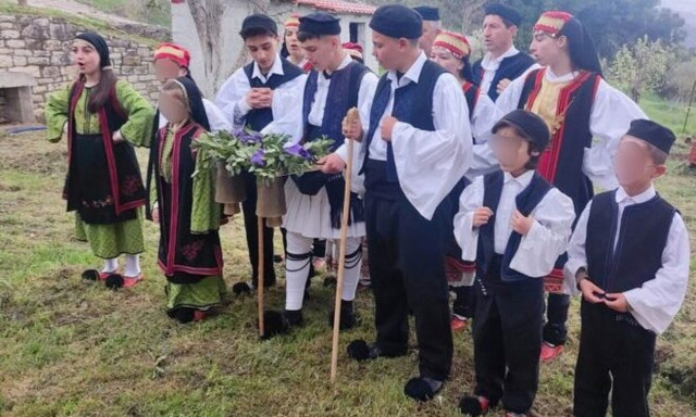 Ιωάννινα: Το Μοιρολόι της Παναγιάς αναβίωσε και φέτος στην Κοπάνη