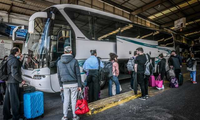 Κορυφώνεται η έξοδος του Πάσχα: Μαζική ή απόδραση των εκδρομέων - Αυξημένα μέτρα της Τροχαίας