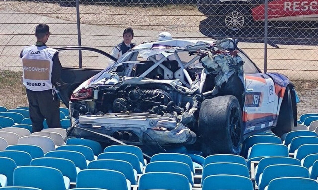 Τρομακτικό ατύχημα: Αγωνιστική Πόρσε «απογειώθηκε» και κατέληξε στις κερκίδες (vid)