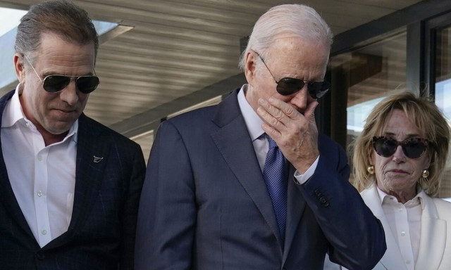 Μπάιντεν: Δάκρυσε στη συνάντηση με τον ιερέα που μετέλαβε τον γιο του πριν πεθάνει