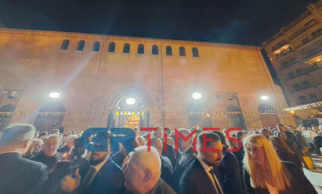 Με λαμπρότητα η Ανάσταση στον ναό Αγίας Σοφίας στη Θεσσαλονίκη