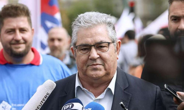 KKE leader Koutsoumbas visits Lamia