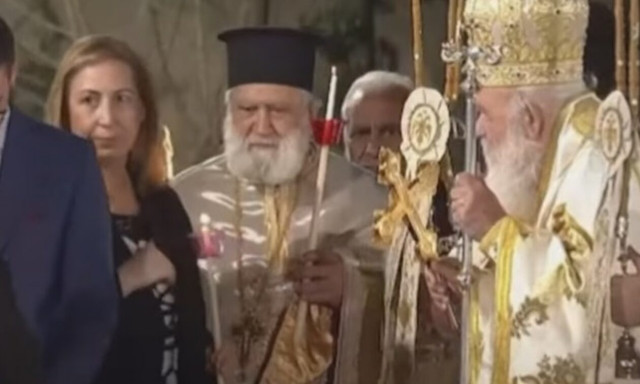 Ανάσταση: «Άρπαξαν» τα μαλλιά της Μαριλίζας Ξενογιαννακοπούλου στη Μητρόπολη