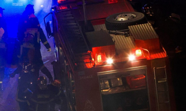 Κρήτη: Κάηκαν τέσσερα αυτοκίνητα από φωτιές που προκάλεσαν βεγγαλικά