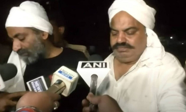 Ινδία: Πυροβόλησαν καταδικασμένο πολιτικό στο κεφάλι σε ζωντανή μετάδοση (Σκληρές εικόνες)