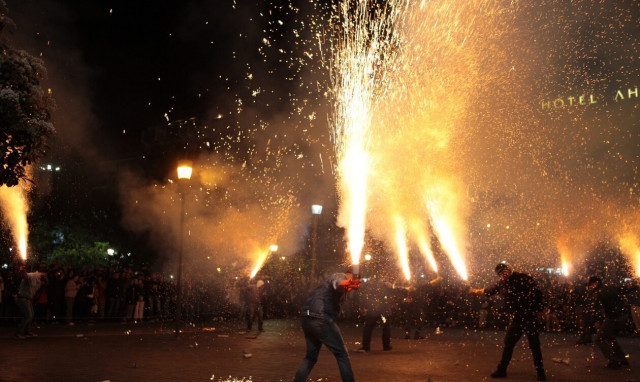 Πάσχα: Μπαράζ ελέγχων από την ΕΛ.ΑΣ. για βεγγαλικά - 69 συλλήψεις