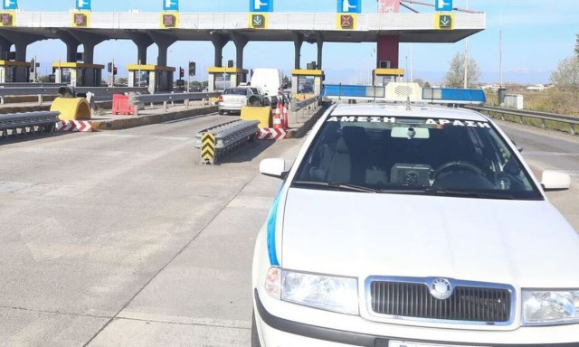 «Ελεύθερες» δύο είσοδοι στα διόδια των Μαλγάρων - Επιστρέφουν οι εκδρομείς του Πάσχα