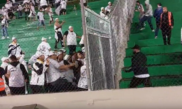 Βραζιλία: Άγρια επεισόδια σε γήπεδο - Βίντεο από τις σώμα με σώμα μάχες στην εξέδρα