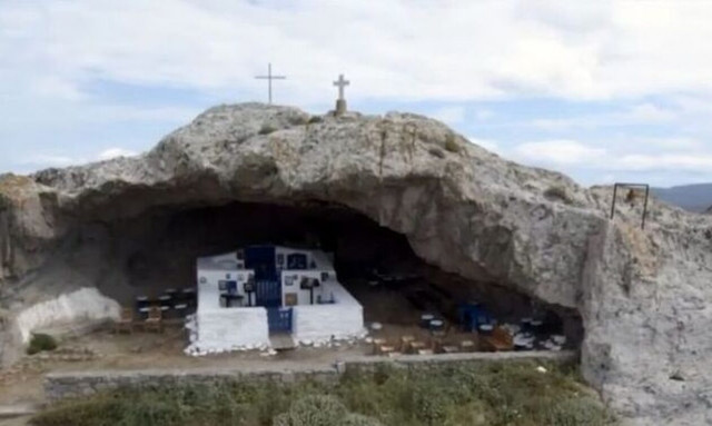 Λήμνος: Η μοναδική εκκλησία στον κόσμο χωρίς σκεπή γιορτάζει την Ανάσταση την Τρίτη του Πάσχα