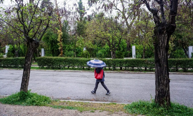 Καιρός: Βροχές και καταιγίδες στην Αττική