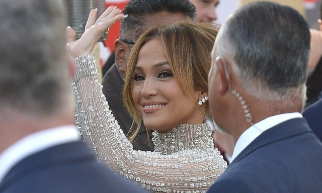 Η Τζένιφερ Λόπεζ φωτογραφήθηκε για την νέα της ταινία «The Mother»