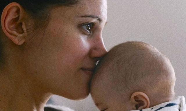 Μαίρη Συνατσάκη: Αποκάλυψε τον λόγο που επέστρεψε νωρίτερα από τις διακοπές με την κόρη της