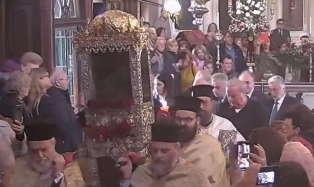 Η Ακολουθία των Μπασμάτων του Αγίου Σπυρίδωνος στην Κέρκυρα (vid)