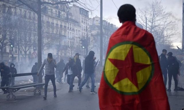 Γαλλία: Κατασχέθηκαν κατσαρόλες και τηγάνια σε διαδήλωση κατά του προέδρου Μακρόν