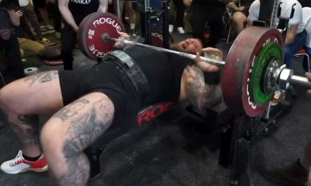 Βίντεο: Φρικτός τραυματισμός για το «Βουνό» από το Game of Thrones - Ουρλιάζει από τον πόνο