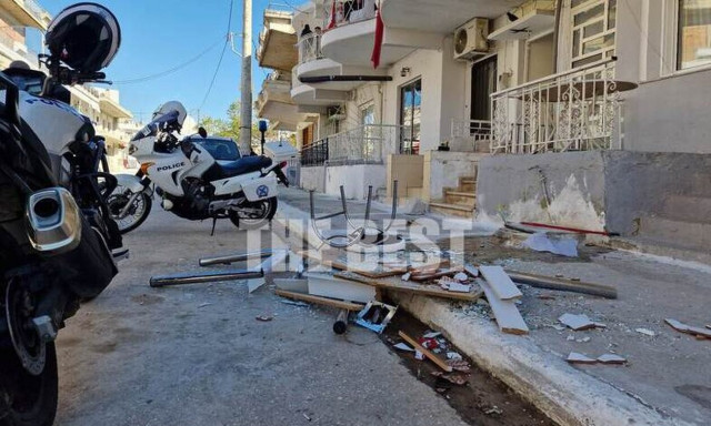 Κάτω Αχαΐα: Επιτέθηκαν στο σπίτι του 63χρονου δράστη με πέτρες και ξύλα - Φωτογραφίες από το σημείο
