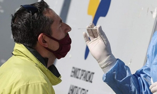 ΕΟΔΥ: 38 θάνατοι από κορονοϊό και 57 διασωληνωμένοι