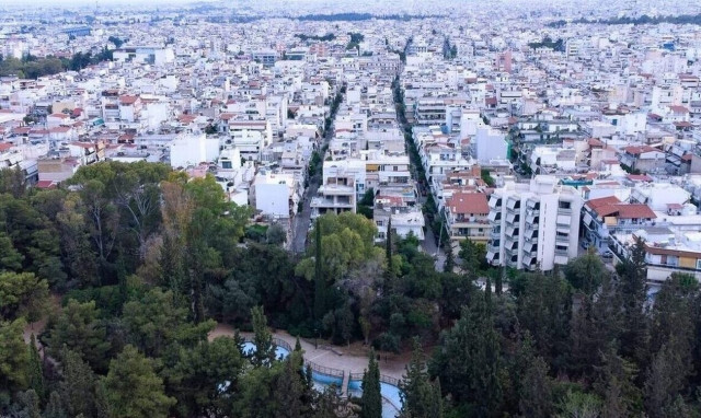 Έλεγχοι εφοριακών σε μεταβιβάσεις ακινήτων και συμβολαιογράφους