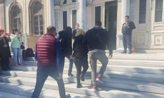 Μυτιλήνη: Τη Δευτέρα η απολογία της 49χρονης που πυρπόλησε τον σύζυγό της