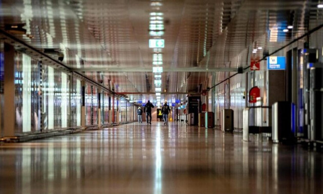 Γερμανία: Το προσωπικό ασφαλείας του αεροδρομίου του Βερολίνου καλείται σε απεργία τη Δευτέρα