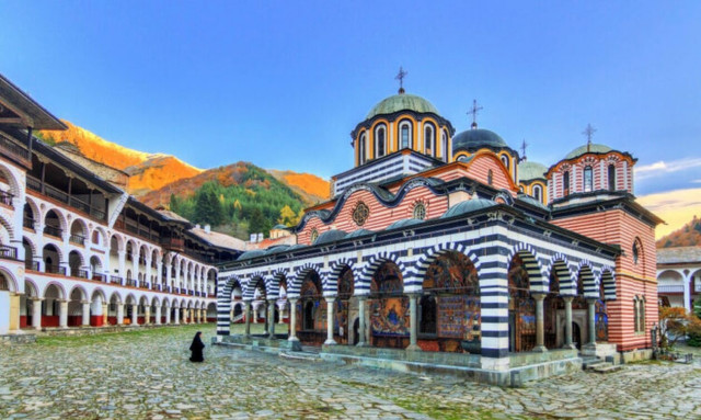 Βουλγαρία: Φωτογραφική έκθεση αριστουργημάτων από τη Μονή της Ρίλα θα παρουσιασθεί στο Παρίσι