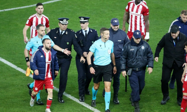 Ολυμπιακός – ΑΕΚ: Οι φάσεις για τις οποίες φωνάζουν οι «ερυθρόλευκοι» - Ο VARίστας δεν είναι διεθνής