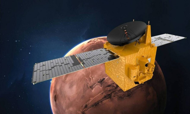 Εντυπωσιακές εικόνες του Δείμου, του μικρότερου δορυφόρου του Άρη, έστειλε στη Γη το διαστημικό σκά