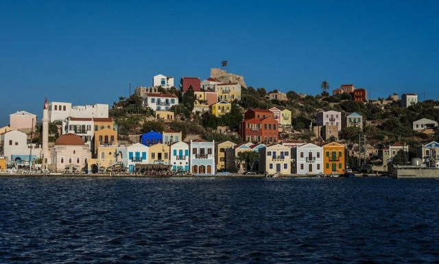 Καταγγελία από το Καστελλόριζο: 4χρονο αγοράκι χρειάστηκε να μεταβεί με τουρκικό σκάφος στην Τουρκία